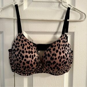 Victoria's Secret Black and Cream Push-Up Bra